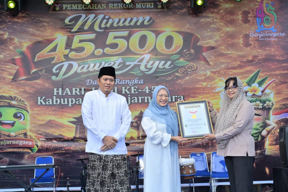 Hari Jadi ke-455 Banjarnegara Cetak Rekor Dunia MURI, 45.500 Gelas Dawet Ayu Ludes Serentak
